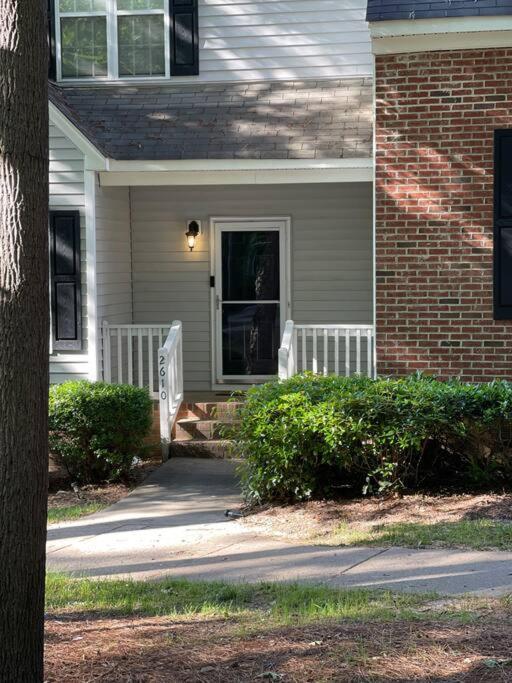 Simple Elegant Townhouse Dt Raleigh Ncsu Lägenhet Exteriör bild